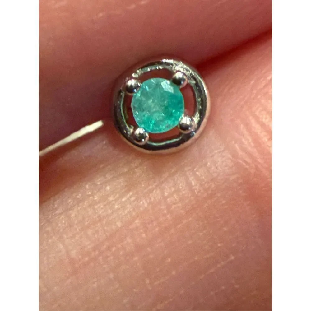 Emerald Green Stud Earrings in Silver Bezel Setting – Elegant Minimalist Jewelry